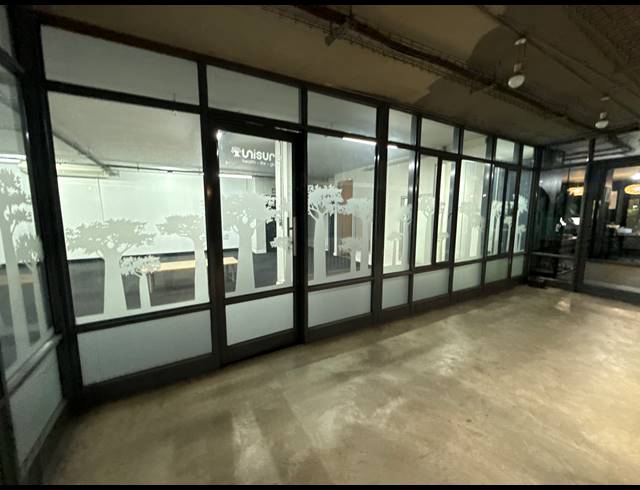 144M² OFFICE TO LET IN GREENSIDE